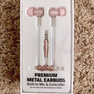 Earbuds with 🎤 pink NIB